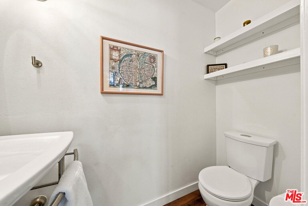 2520 Arizona Ave Unit: 8
