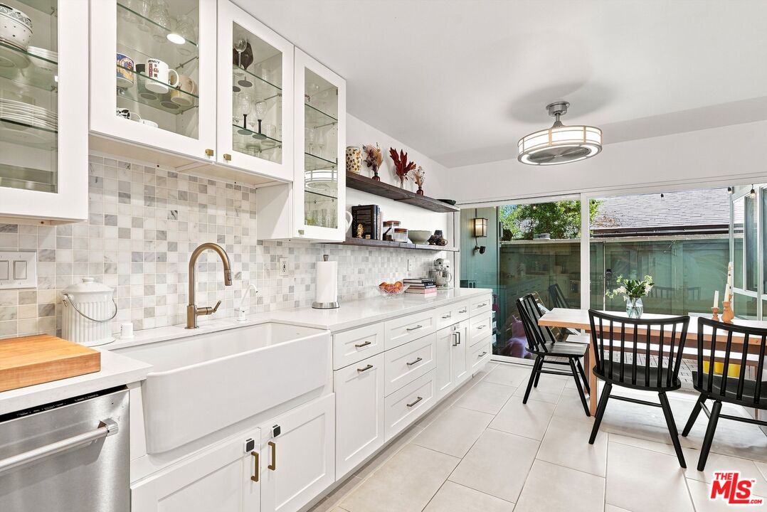 2520 Arizona Ave Unit: 8