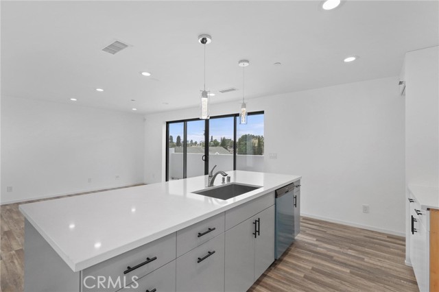 4136 Normal AVE Unit: 1/4