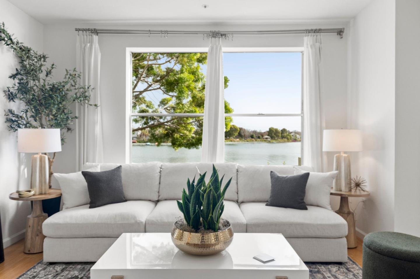 300 Baltic Circle #306