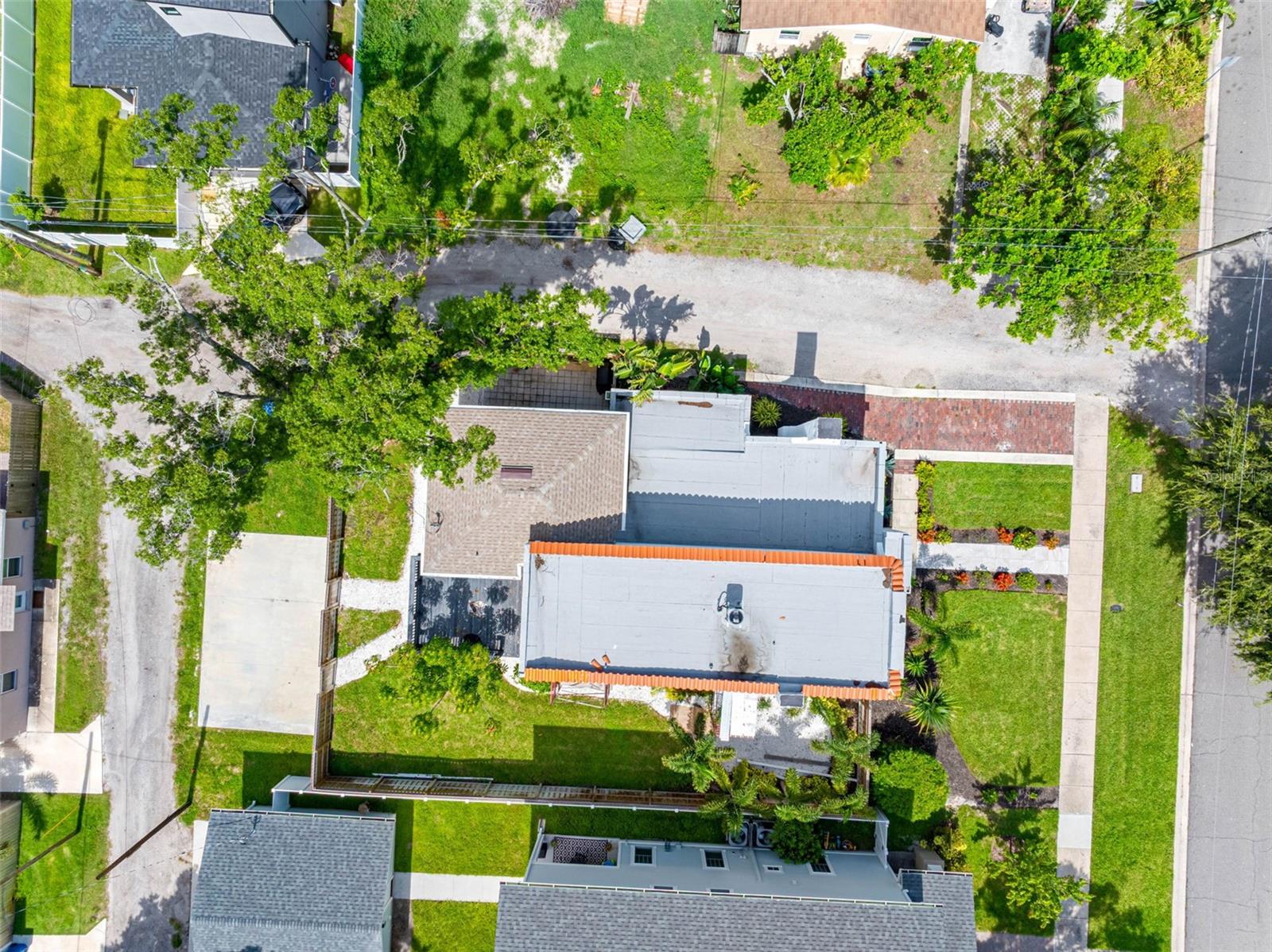 1570 48TH AVE N