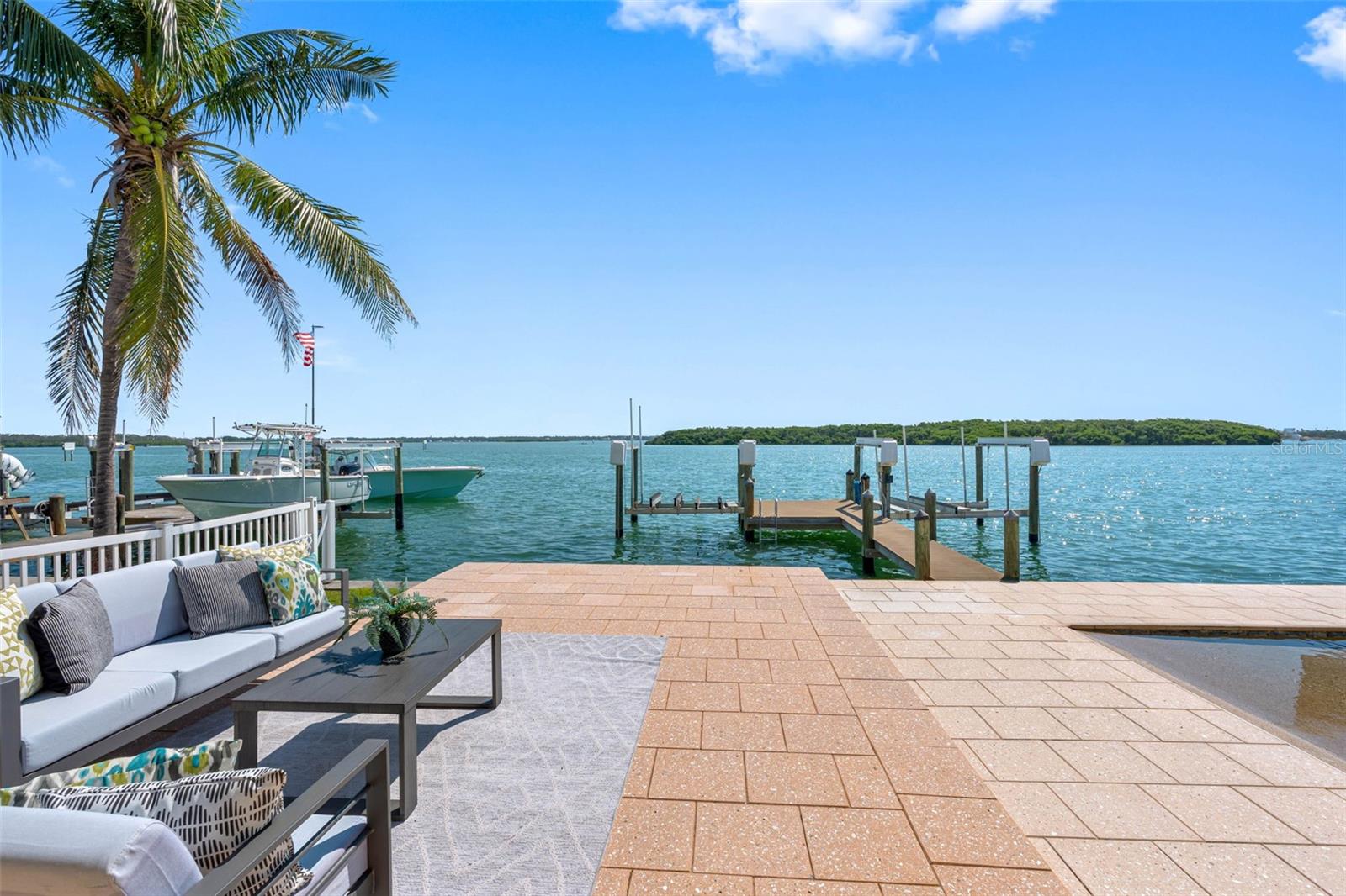 517 JOHNS PASS AVE