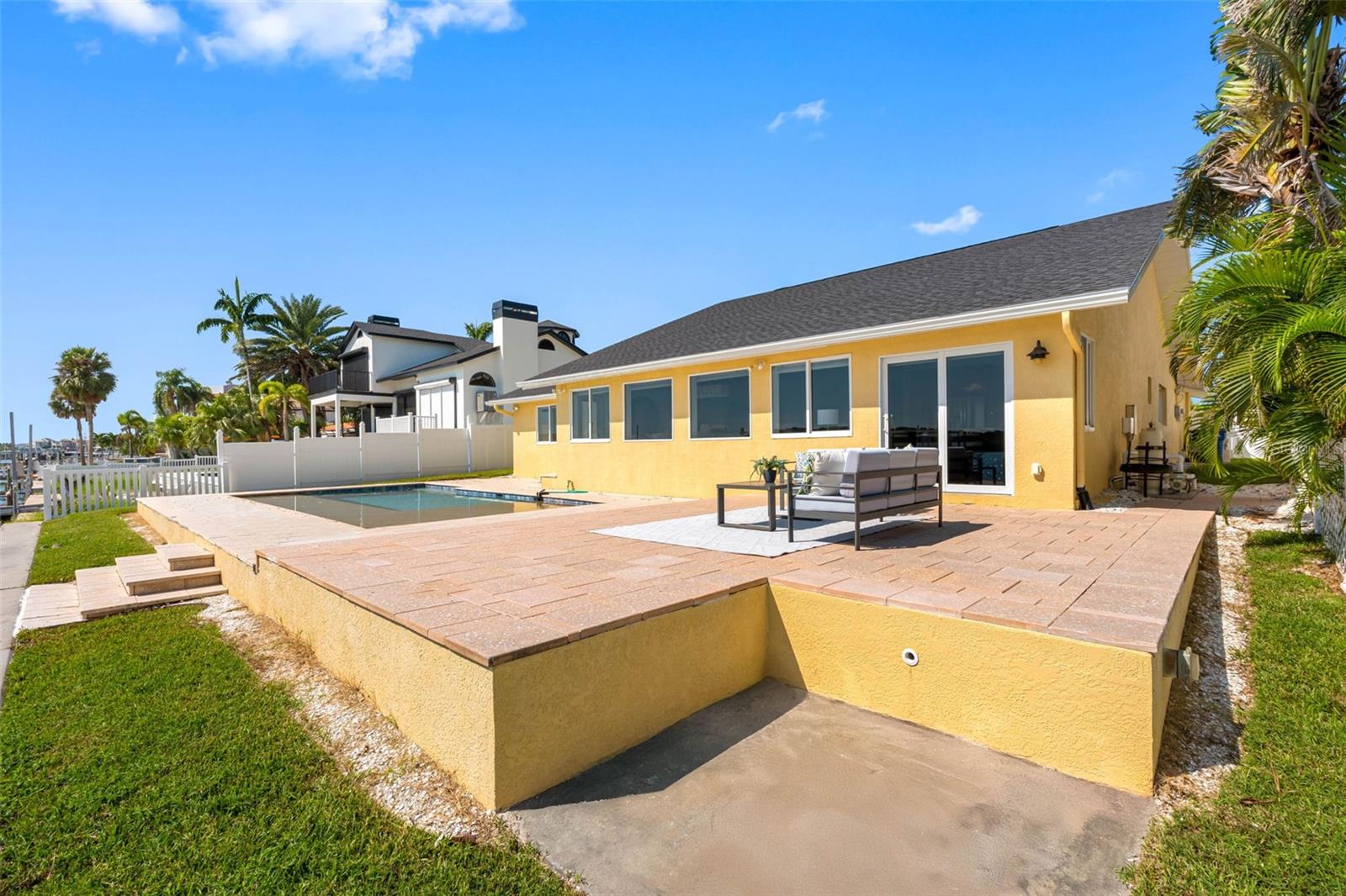 517 JOHNS PASS AVE