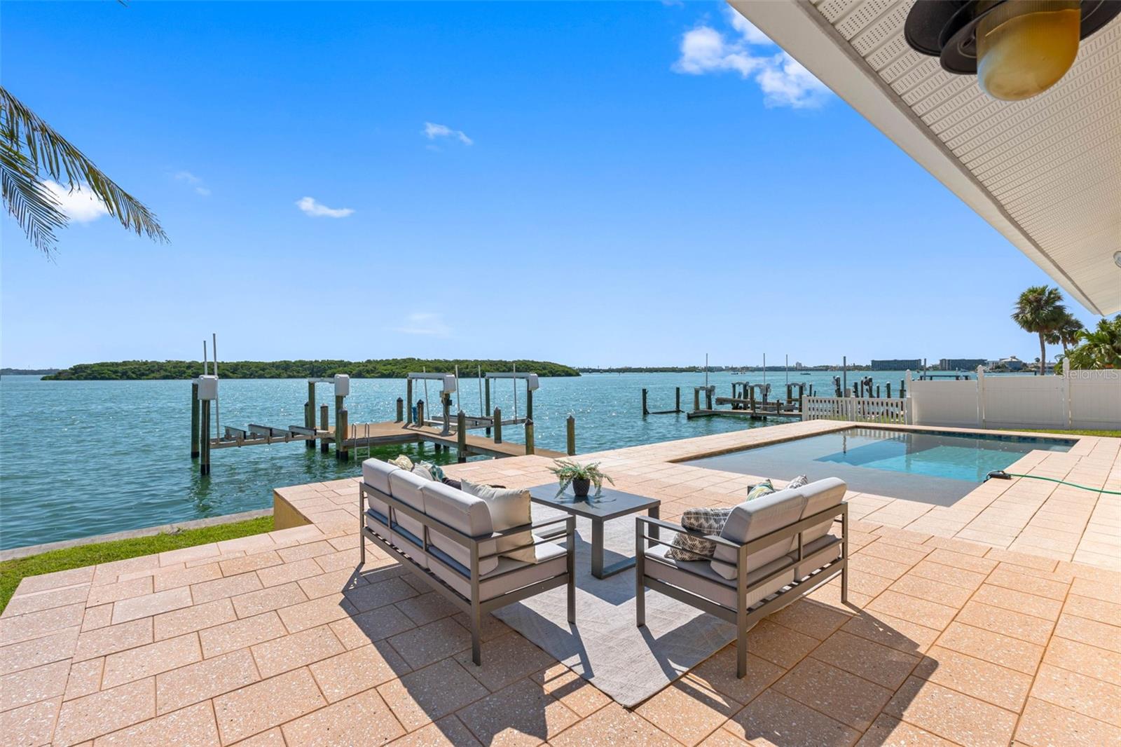 517 JOHNS PASS AVE
