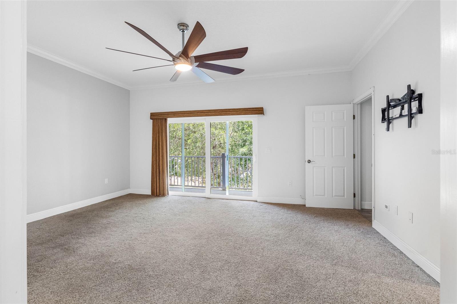 763 DATE PALM LN