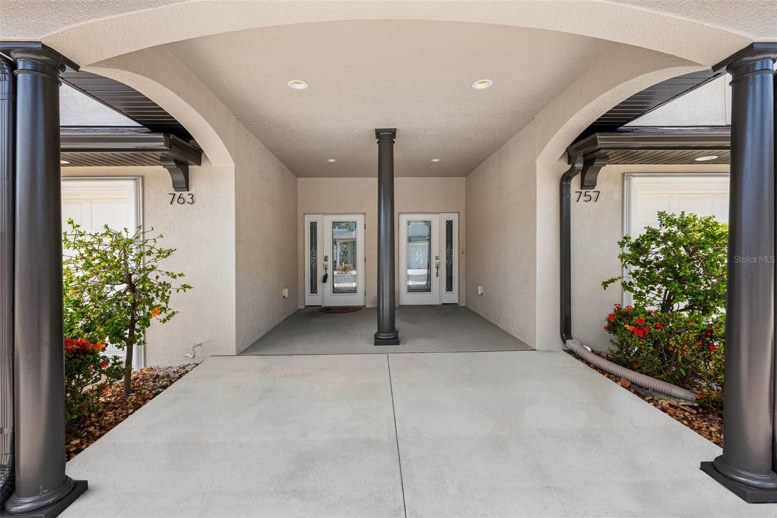 763 DATE PALM LN