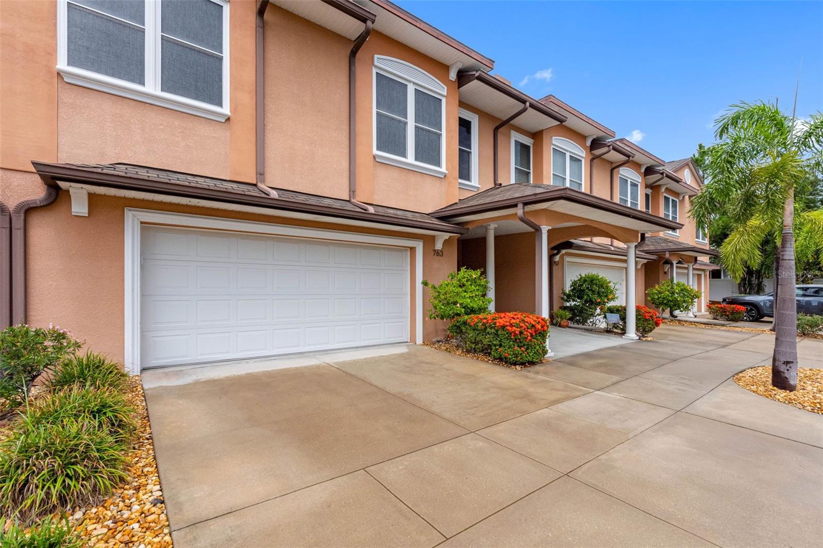 763 DATE PALM LN