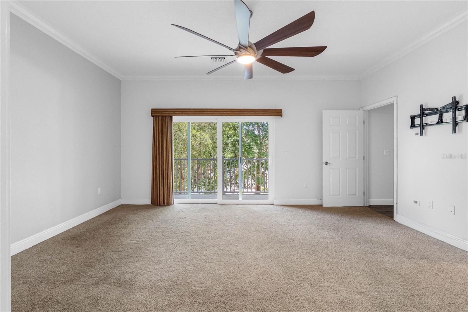 763 DATE PALM LN