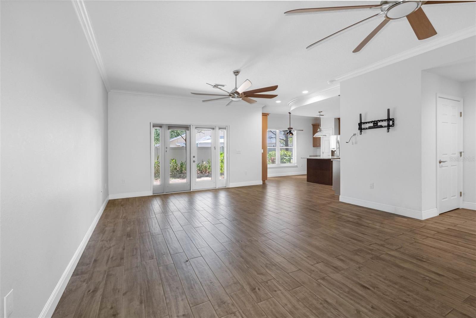763 DATE PALM LN