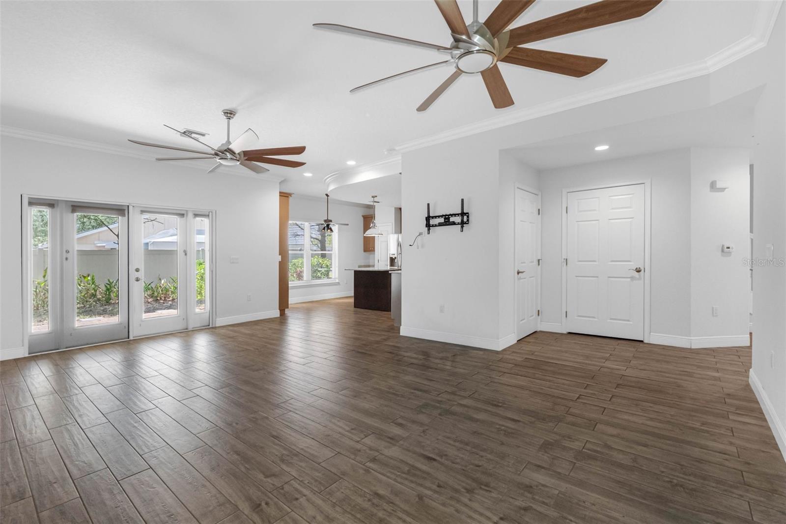 763 DATE PALM LN