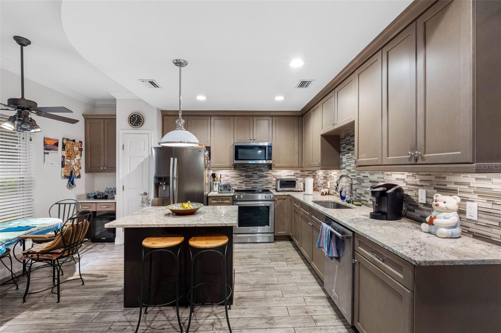 763 DATE PALM LN