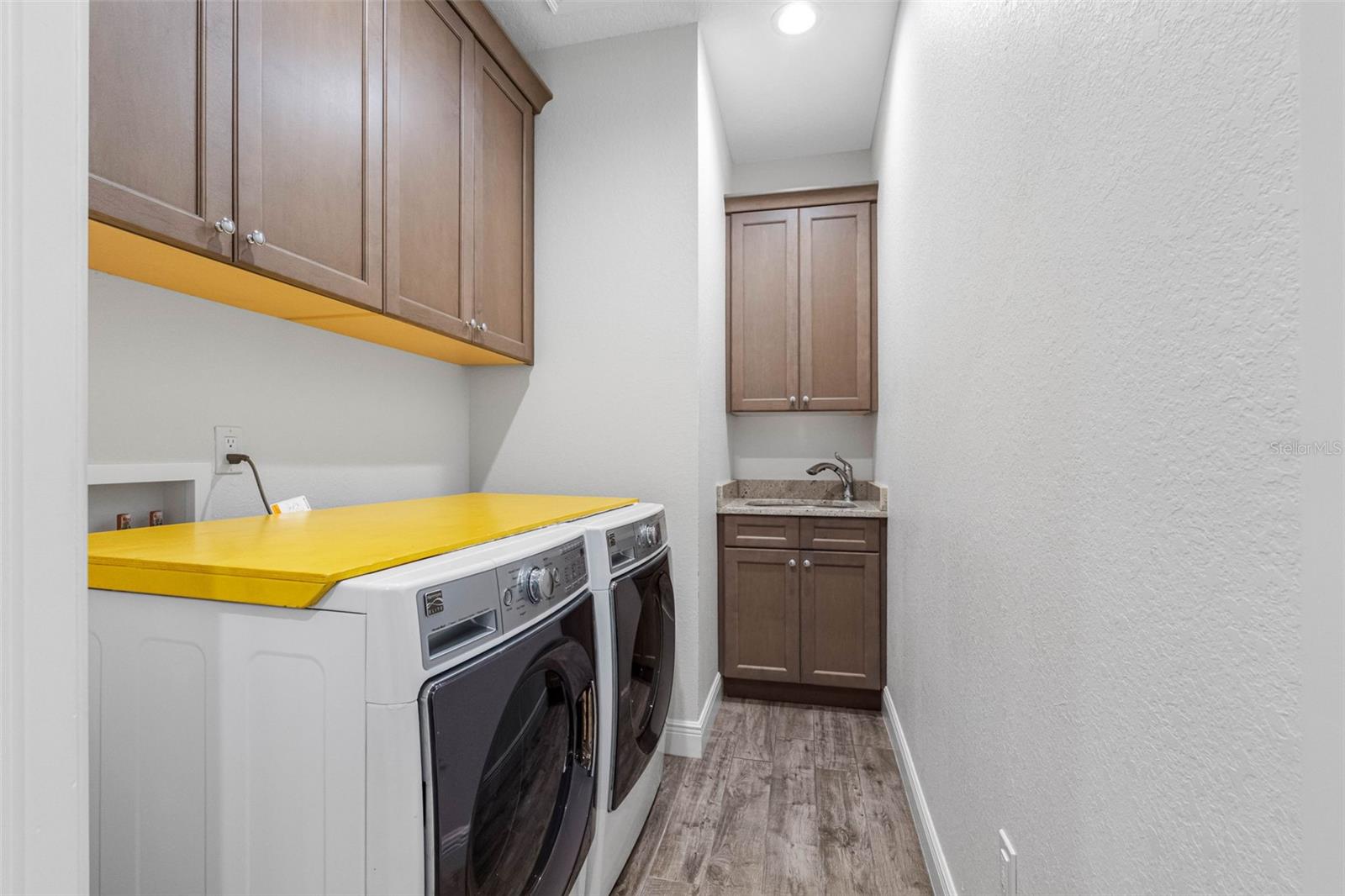 763 DATE PALM LN