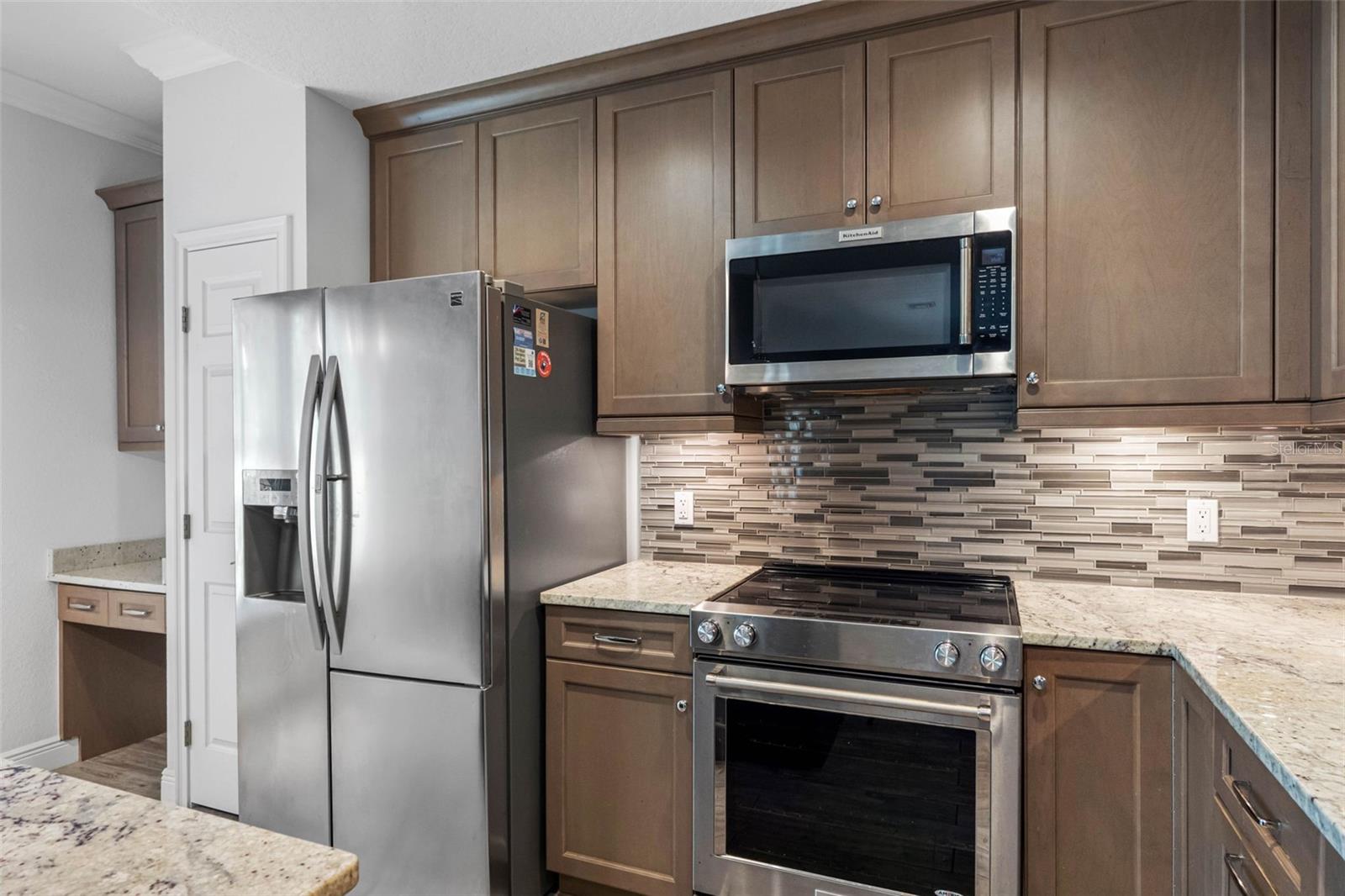 763 DATE PALM LN
