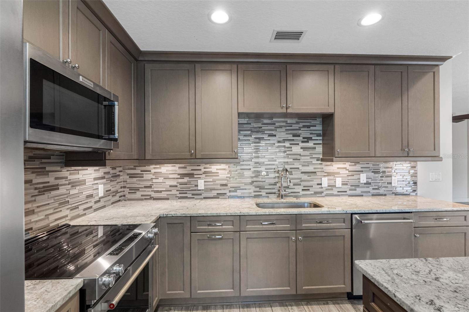 763 DATE PALM LN