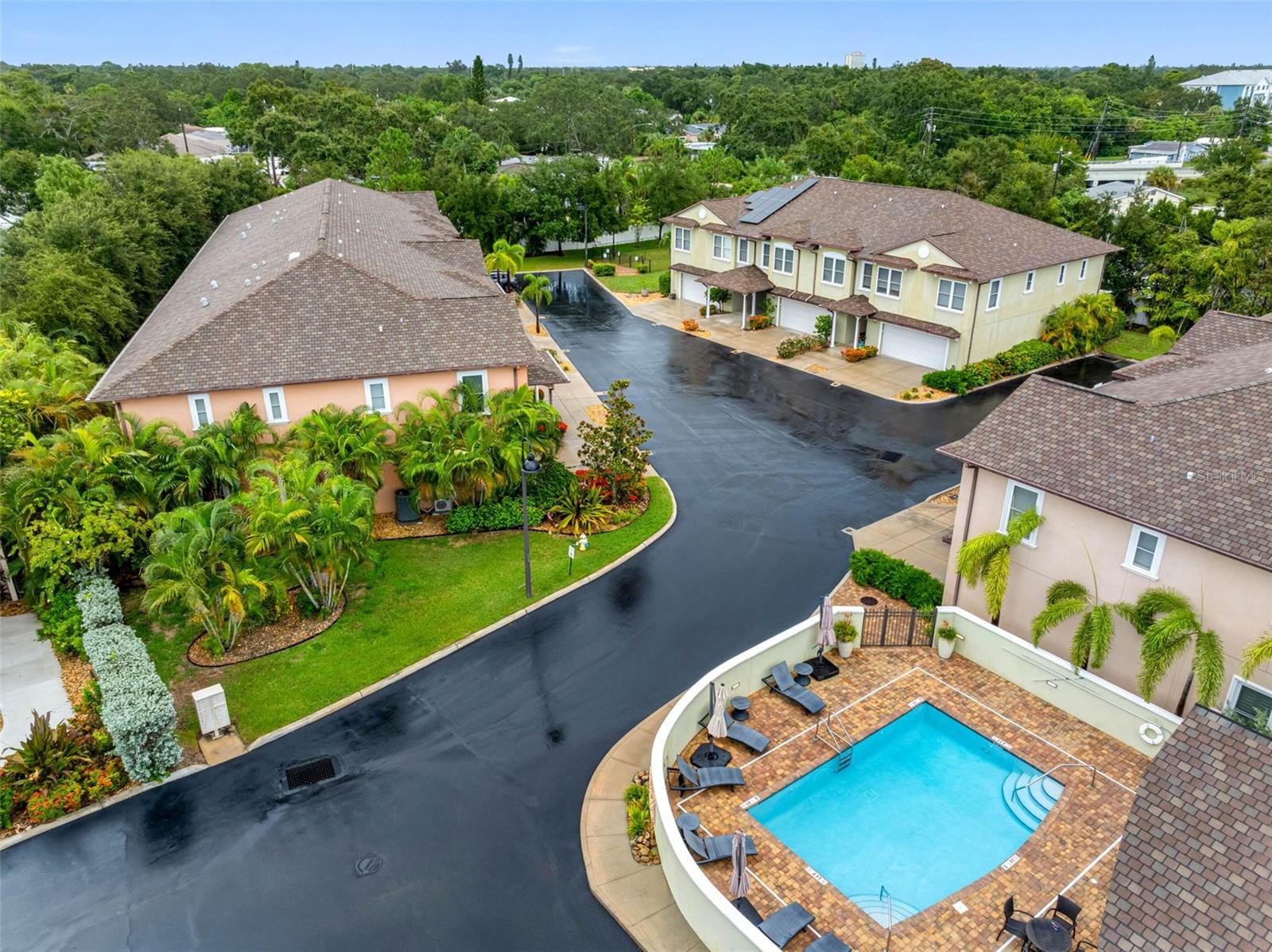 763 DATE PALM LN