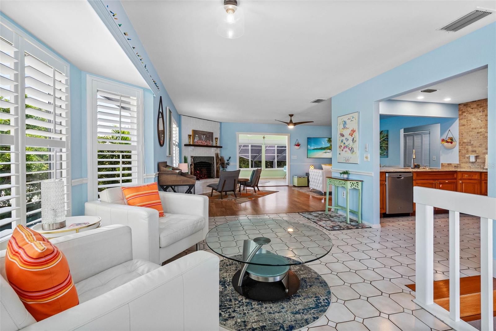 417 POINSETTIA RD