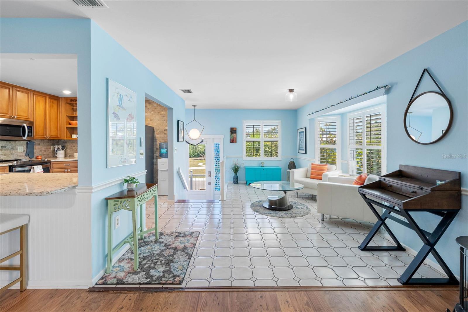 417 POINSETTIA RD