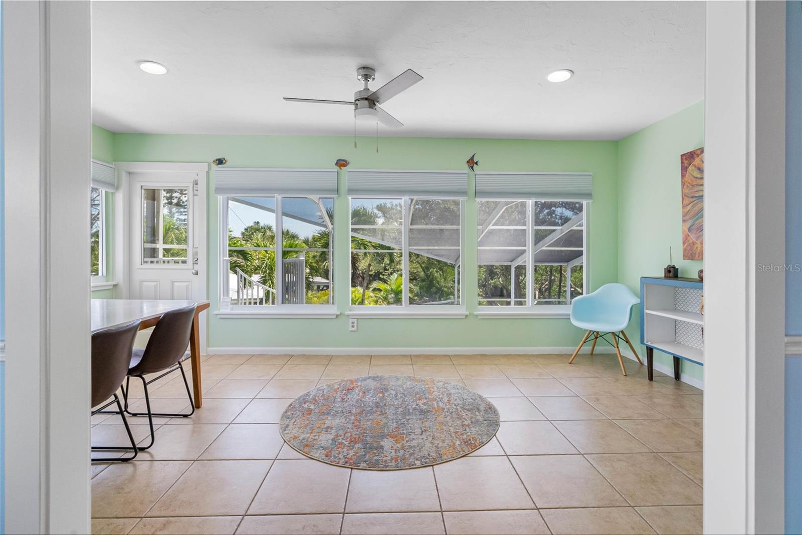 417 POINSETTIA RD