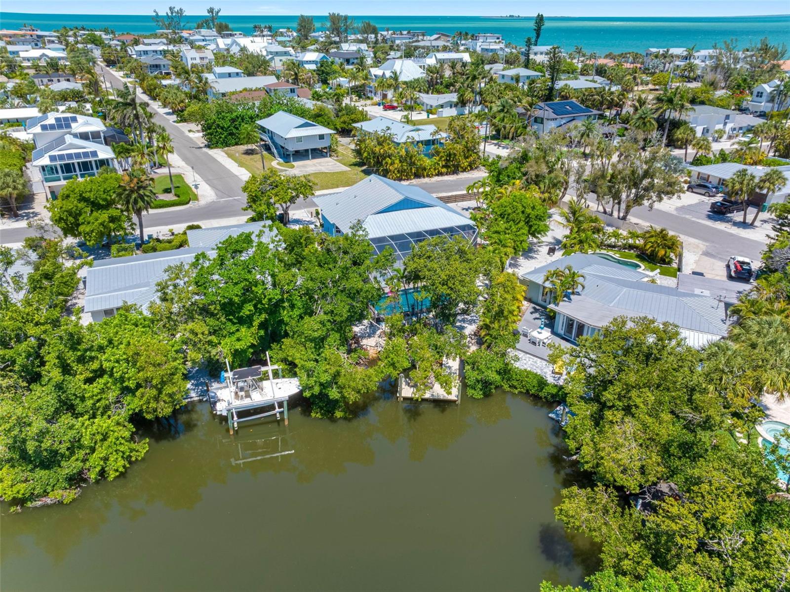 417 POINSETTIA RD