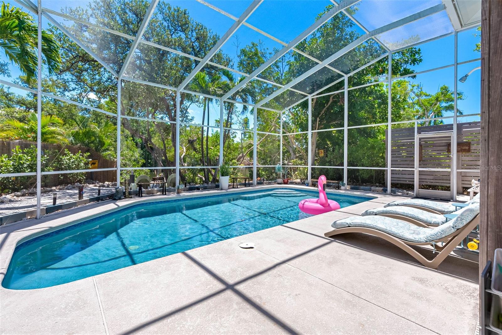 417 POINSETTIA RD