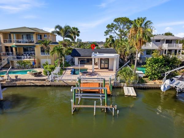567 BAYWOOD DR S