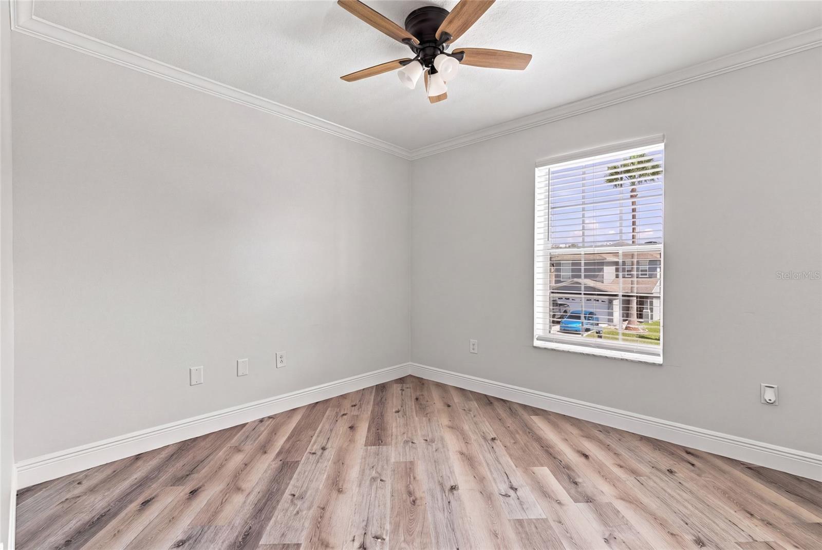 3327 THISTLEDOWN LN
