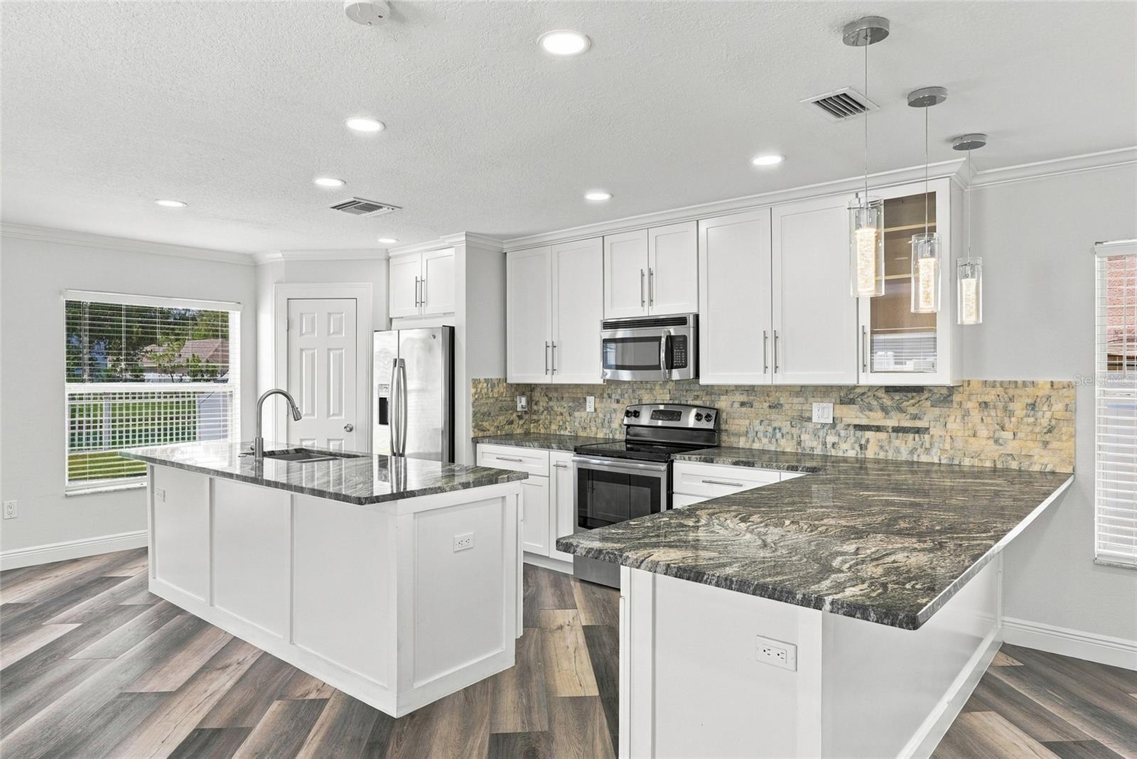 3327 THISTLEDOWN LN
