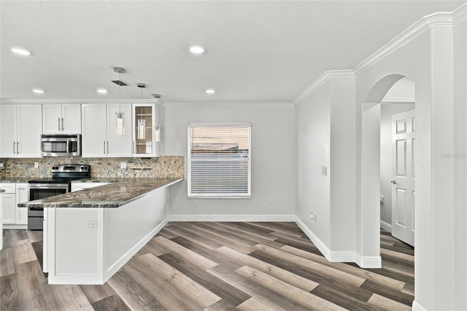 3327 THISTLEDOWN LN