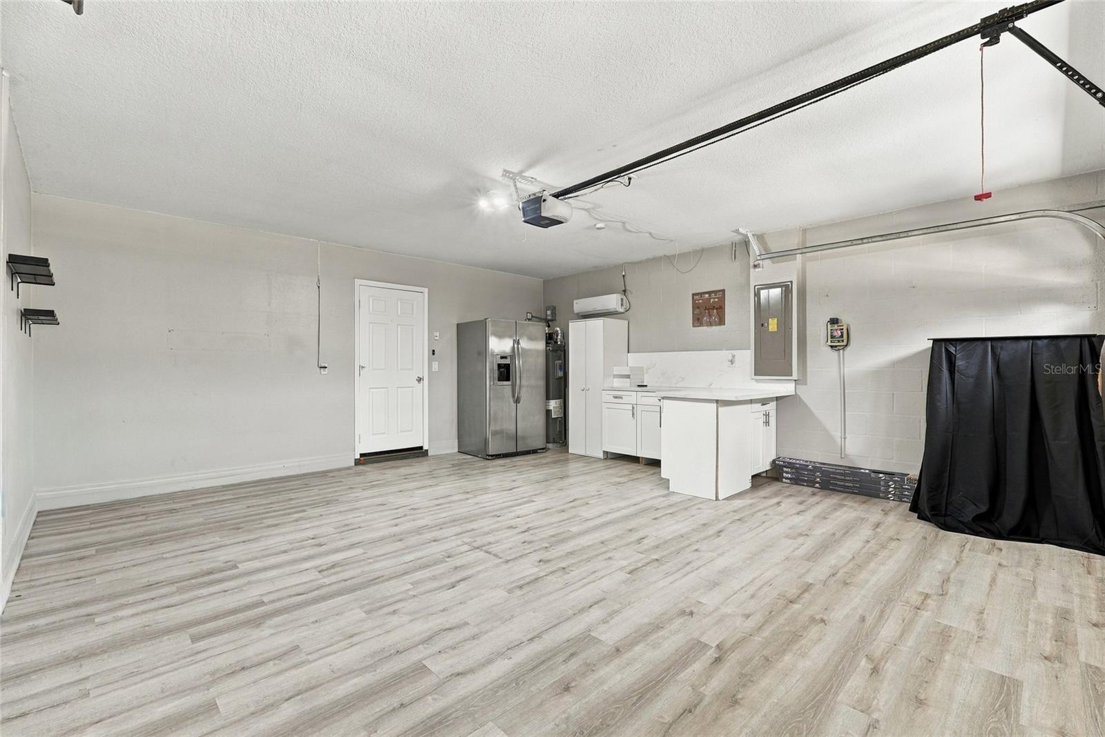 3327 THISTLEDOWN LN