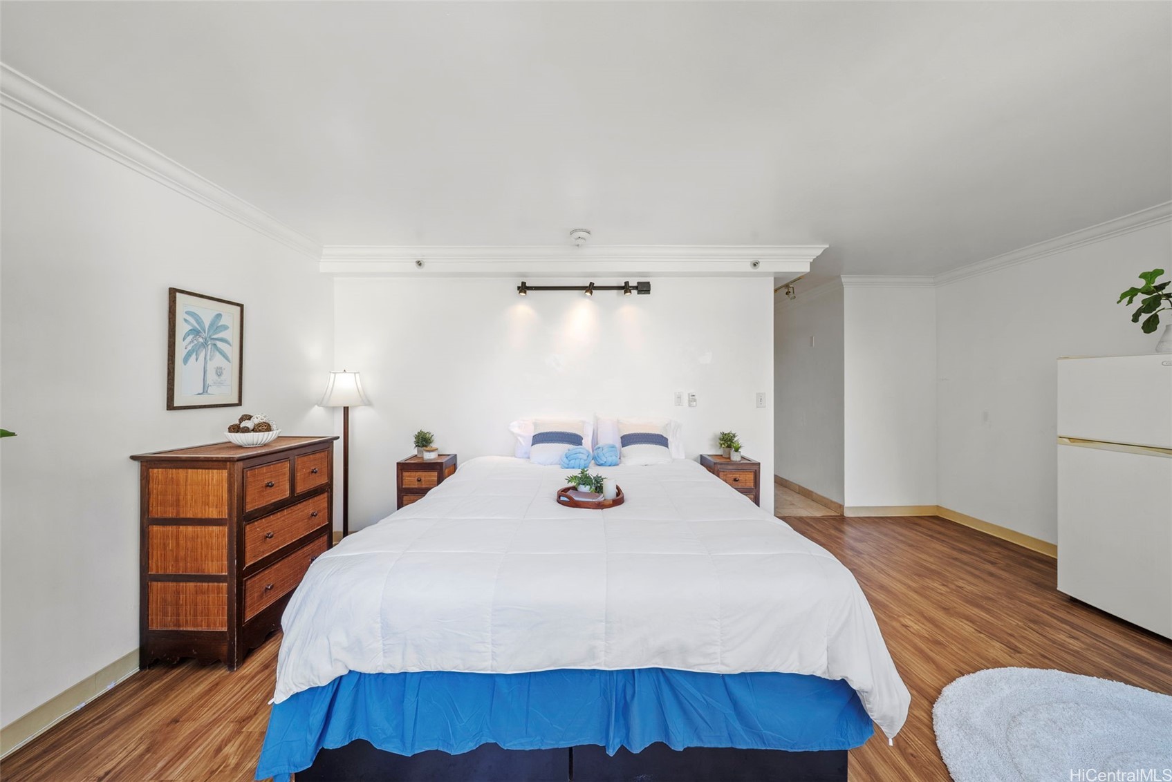 134 Kapahulu Avenue 822