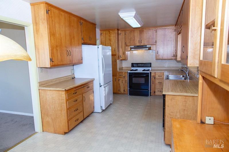 495 White Cottage Rd S