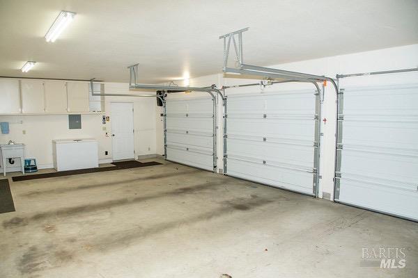 495 White Cottage Rd S