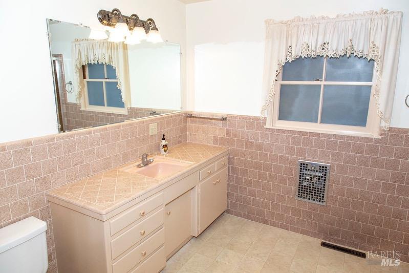 495 White Cottage Rd S