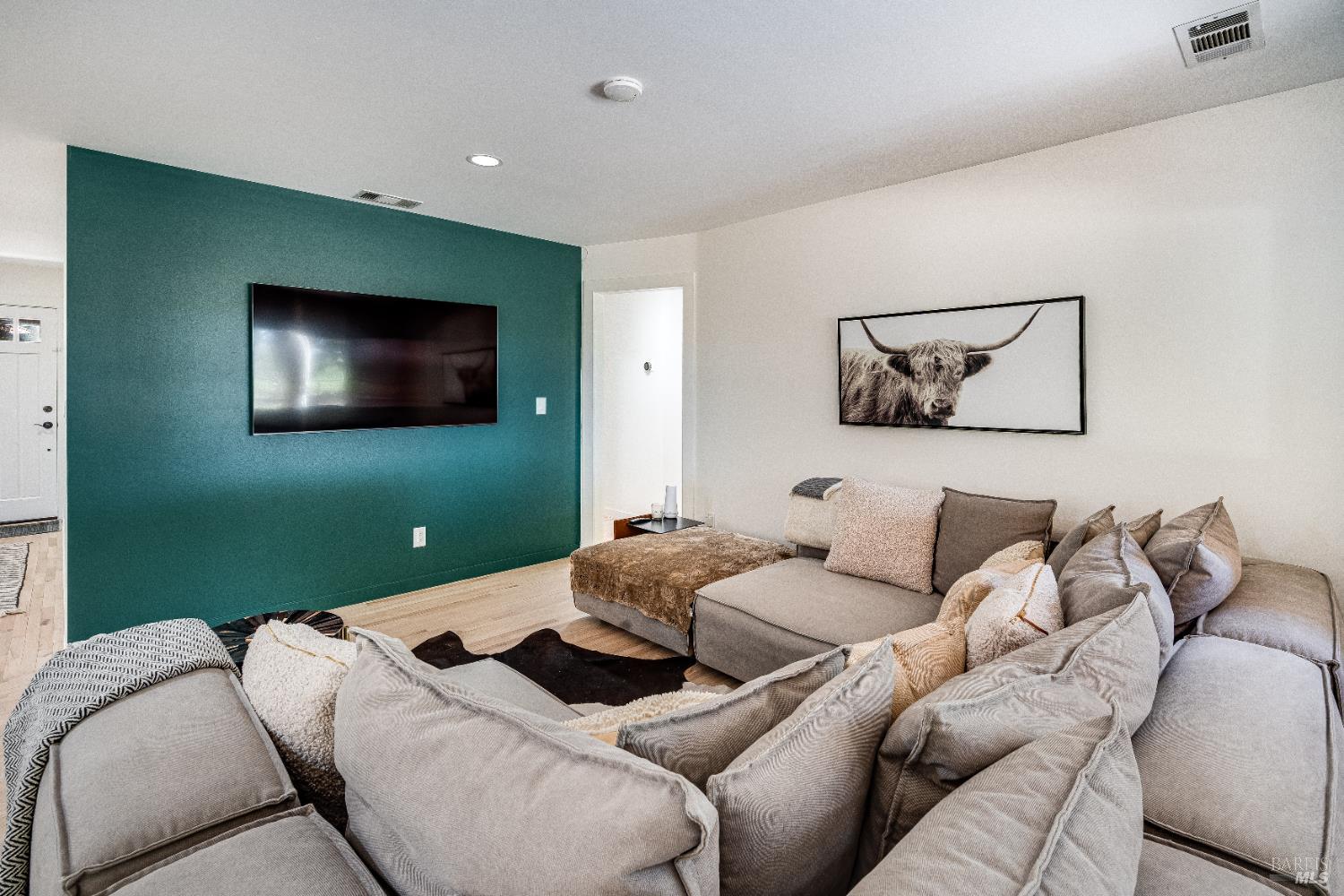 1380 El Bonita Ave