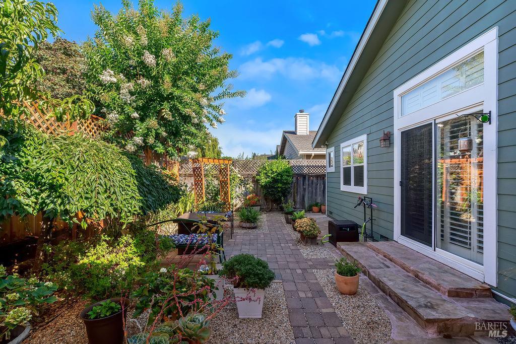 49 Wine Press Way