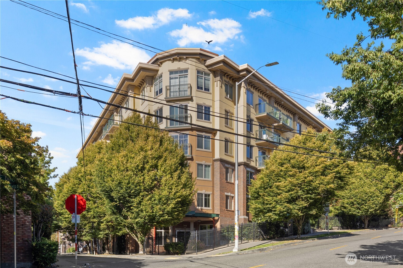 700 E Denny Way Unit: PH3