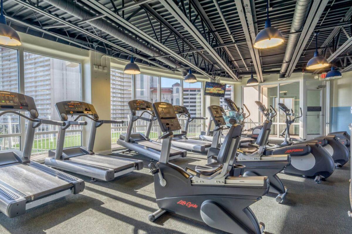 9860 S Thomas Drive UNIT 1007