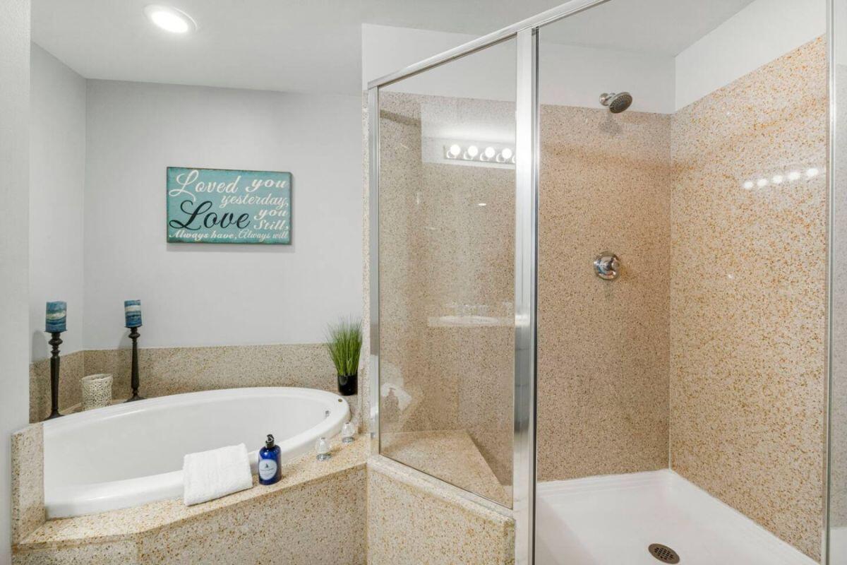 9860 S Thomas Drive UNIT 1007