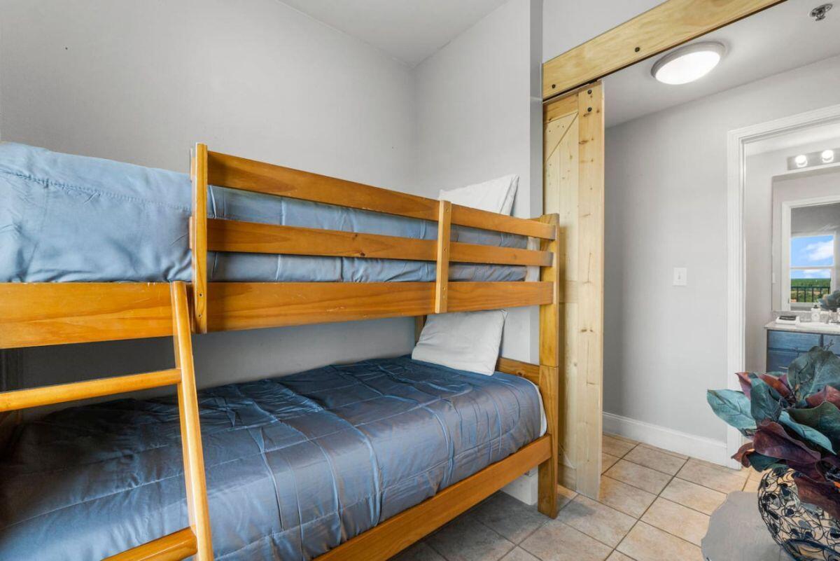 9860 S Thomas Drive UNIT 1007
