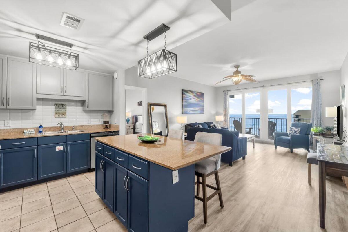 9860 S Thomas Drive UNIT 1007