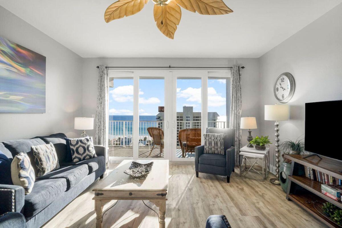 9860 S Thomas Drive UNIT 1007