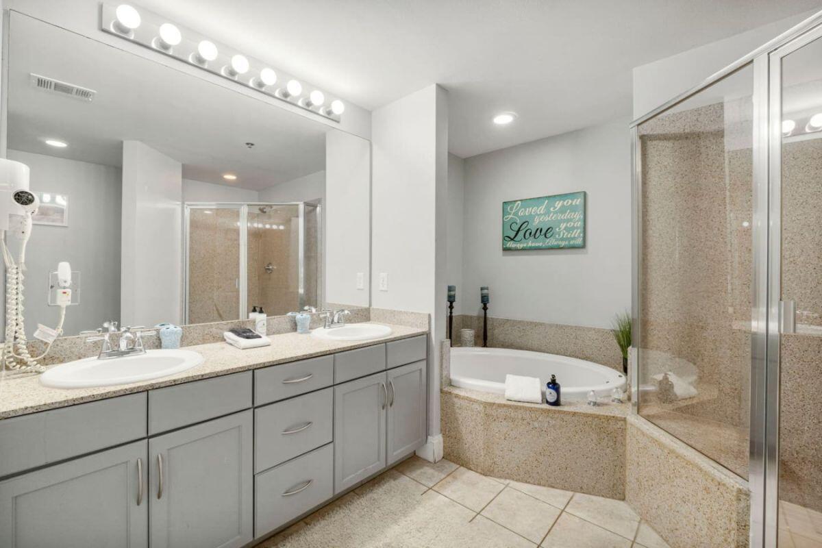 9860 S Thomas Drive UNIT 1007