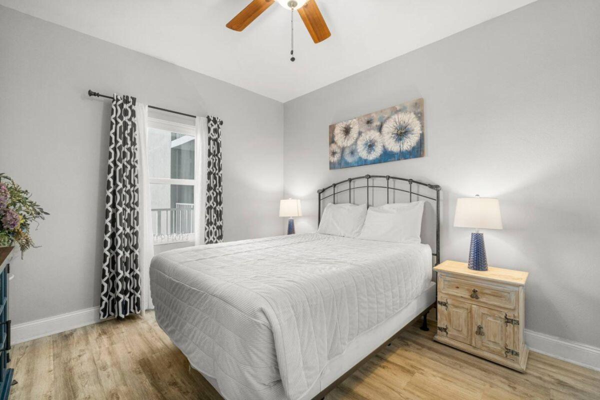 9860 S Thomas Drive UNIT 1007