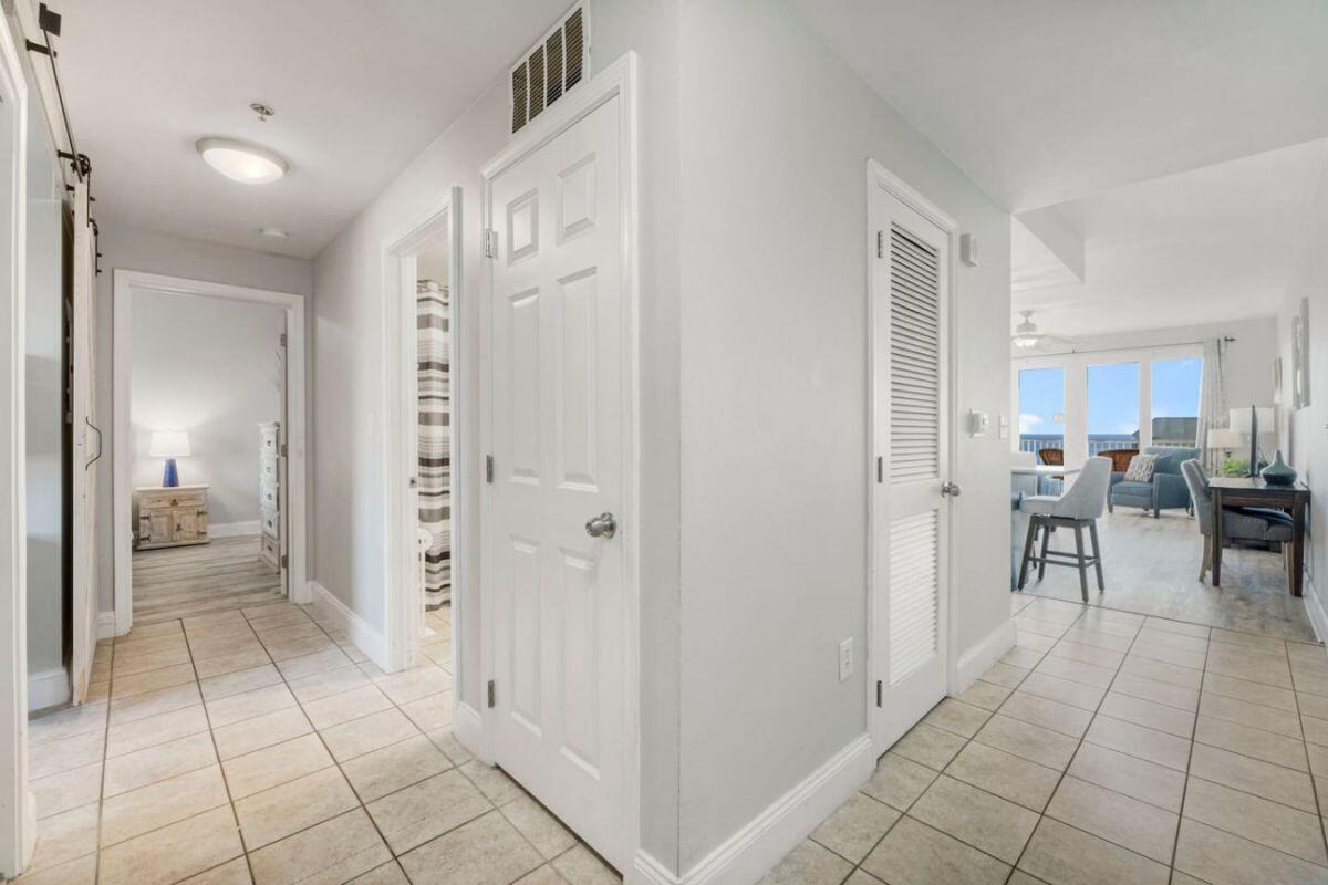 9860 S Thomas Drive UNIT 1007
