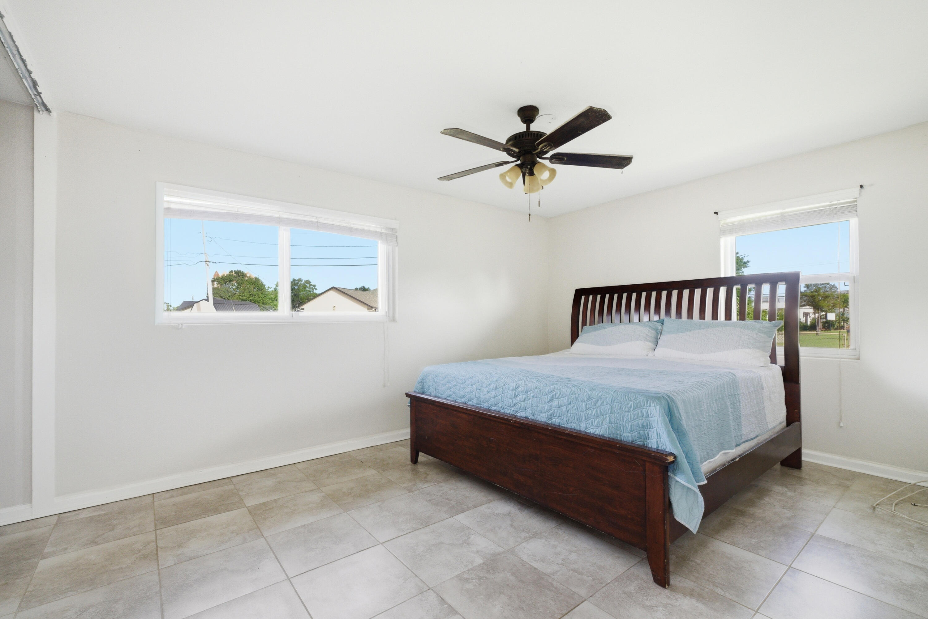 2409 Auburn Drive