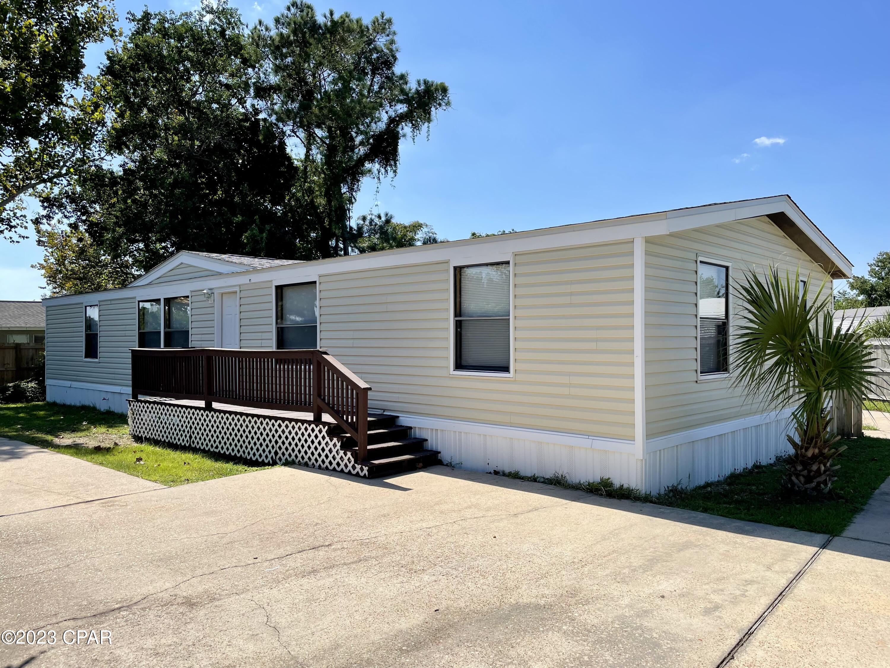 595 Lagoon Oaks Drive