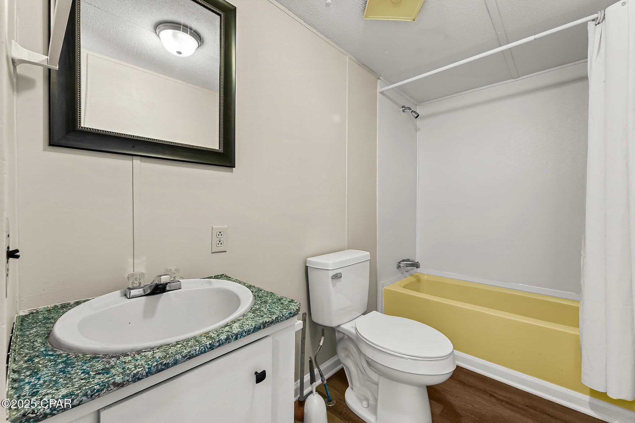 2146 W 28t Court