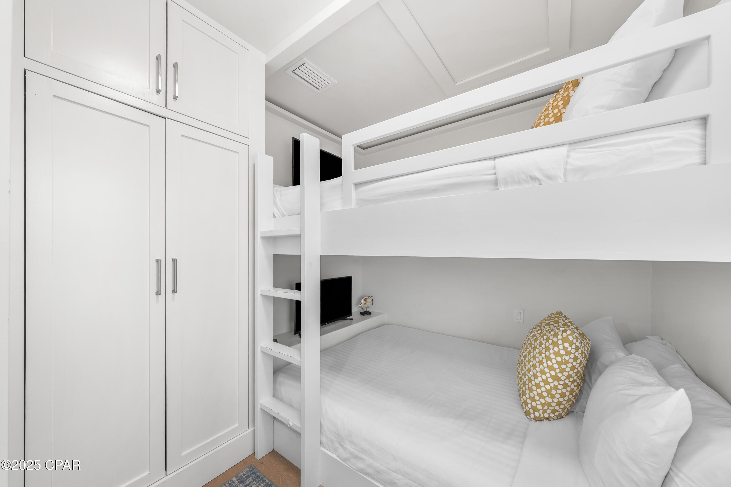 100 S Spooky Lane 7A