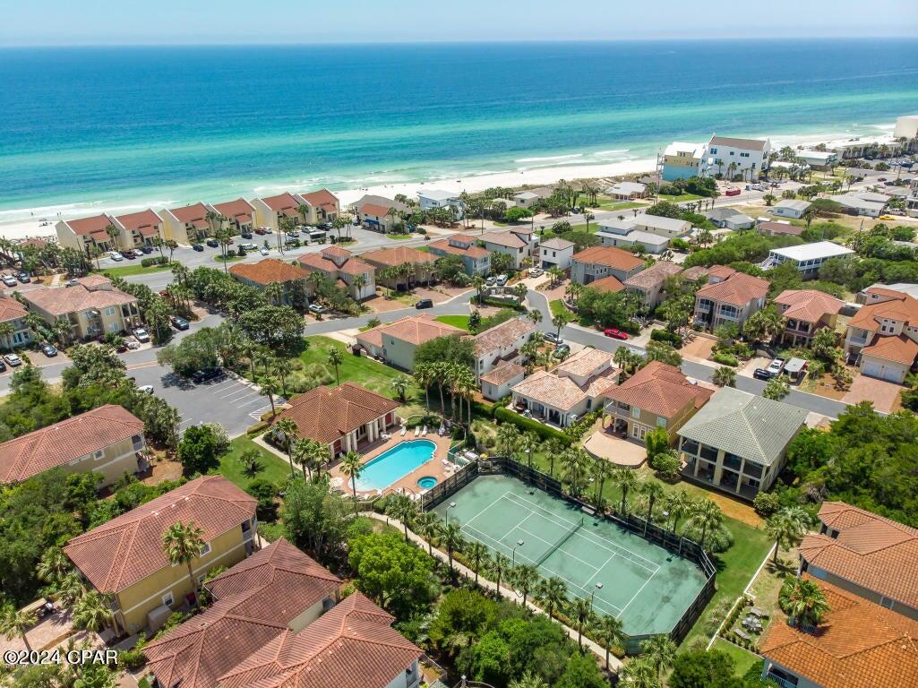 213 La Valencia Circle