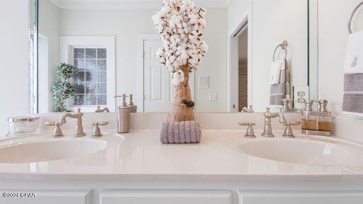 213 La Valencia Circle